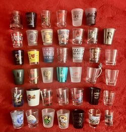 Lot 41 SHOT GLASS President of United States LAS VEGAS DAYTONA Grand Canyon LAS VEGAS CANADA UNIVERSAL STUDIOS - Many VIntage -
