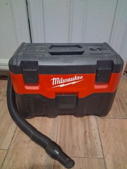 Mikwaukee vacuum 18v
