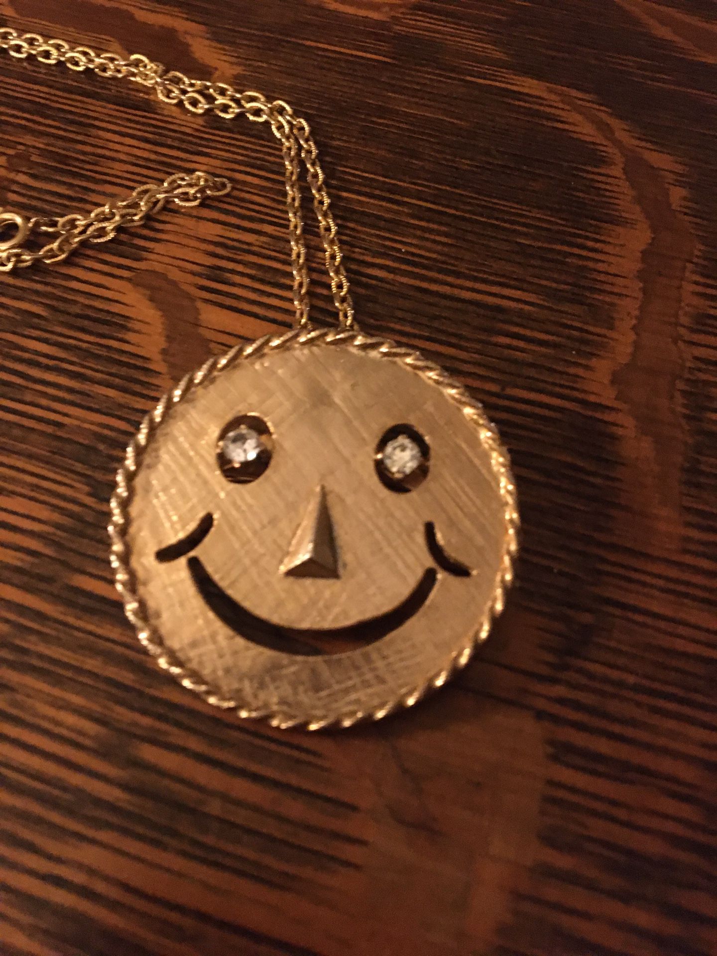 70's SMILEY FACE Pendant Brooch Gold Tone Necklace w/ Rhinestone Happy Face Eyes