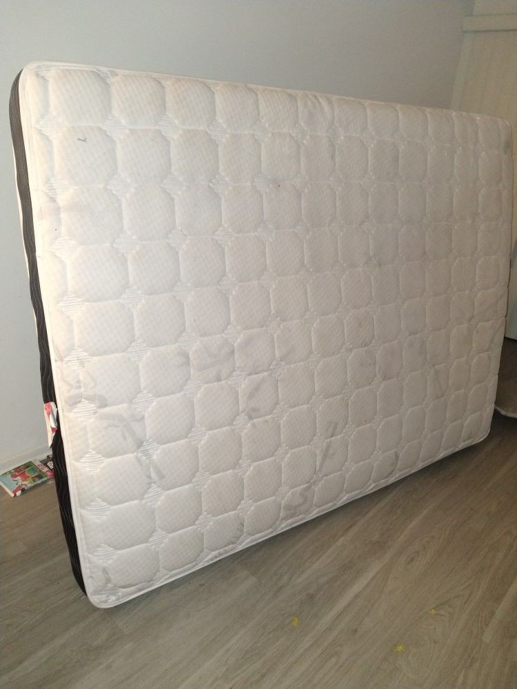 FREE Queen mattress barely used/headboard FREE