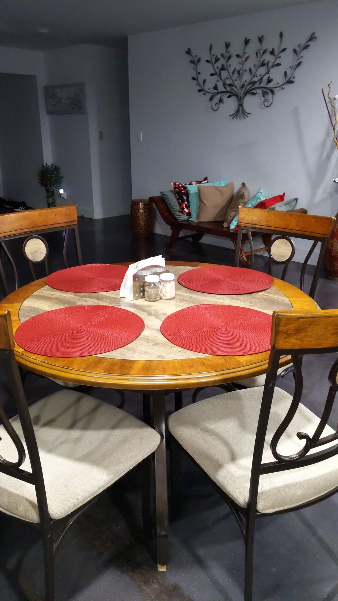 Round table wooden table with 4 chairs