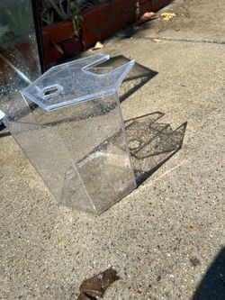 Hexagon 1 gallon fish tank