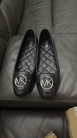 New Michael Kors Flat Shoes Size 7