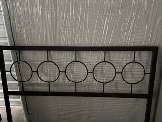 Circle metal bed frame