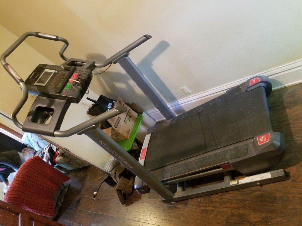 Heavy duty treadmill with incline for Sale in Spokane, WA OfferUp