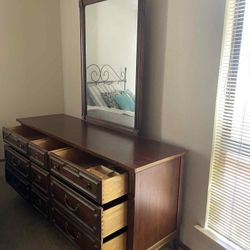 Long Dresser With Mirror 