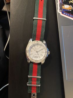Gucci men's dive watch ya136207
