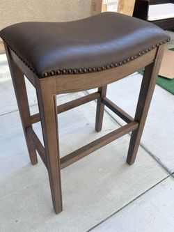 2 brand new chair stools