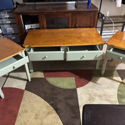 Coffee Table With Matching End Tables 
