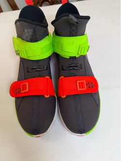 Nike LeBron Soldier 13 Thunder Grey Size 10.5 Men’s