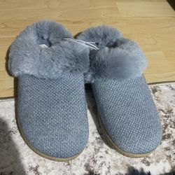 Isotoner Women’s Classic Comfort Hoodback Slipper Size 7.5-8
