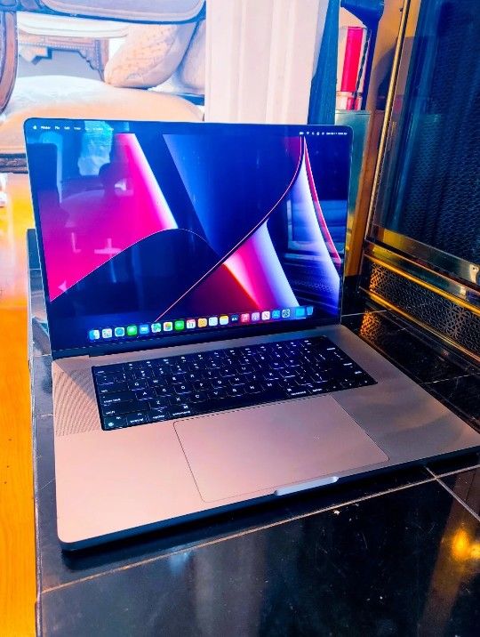 Apple M1 Chip PRO MAX 16GB 512GB SSD 