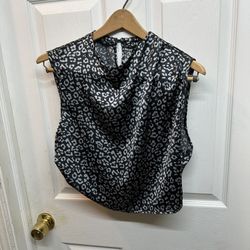Sincerely Jules Black Leopard Print Shiny Crop Top Size XL Great Condition 