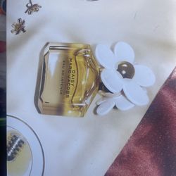 brand new marc jacobs daisy perfume