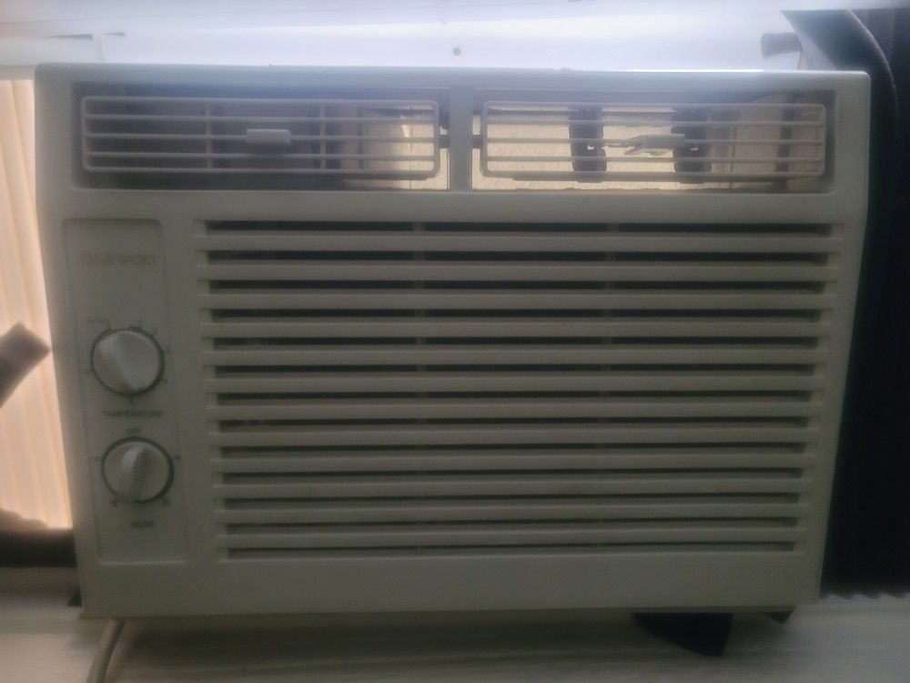 2 Daewoo Window Unit