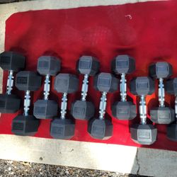 SET OF 30s. 25s.  20s.  15s   10s  RUBBER COATED HEXHEAD DUMBBELLS
 TOTAL 200LB
11525 S HALSTED  DUNKINDONUTS/7111.S WESTERN WALGREENS 
200$   CASH ON