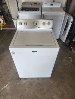 Maytag Washer in good condition works good Large Capacity