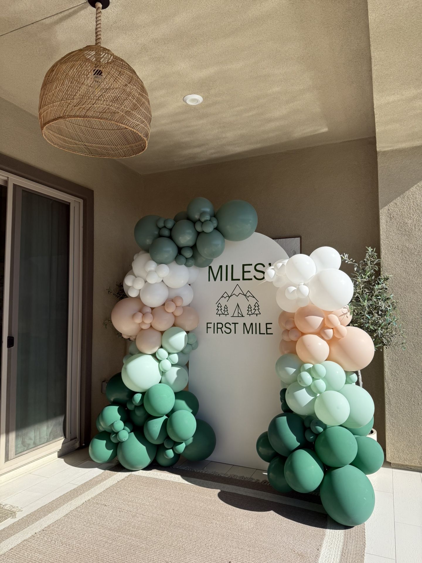 Balloons Green Cream White - Free