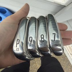 Titleist 7-PW Golf Club irons (like New) 