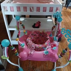 Changing table and bouncer