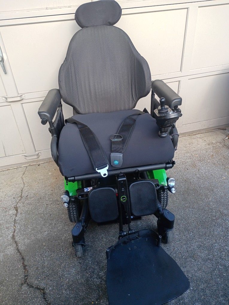 Electric Wheelchair With Tilt And Extras