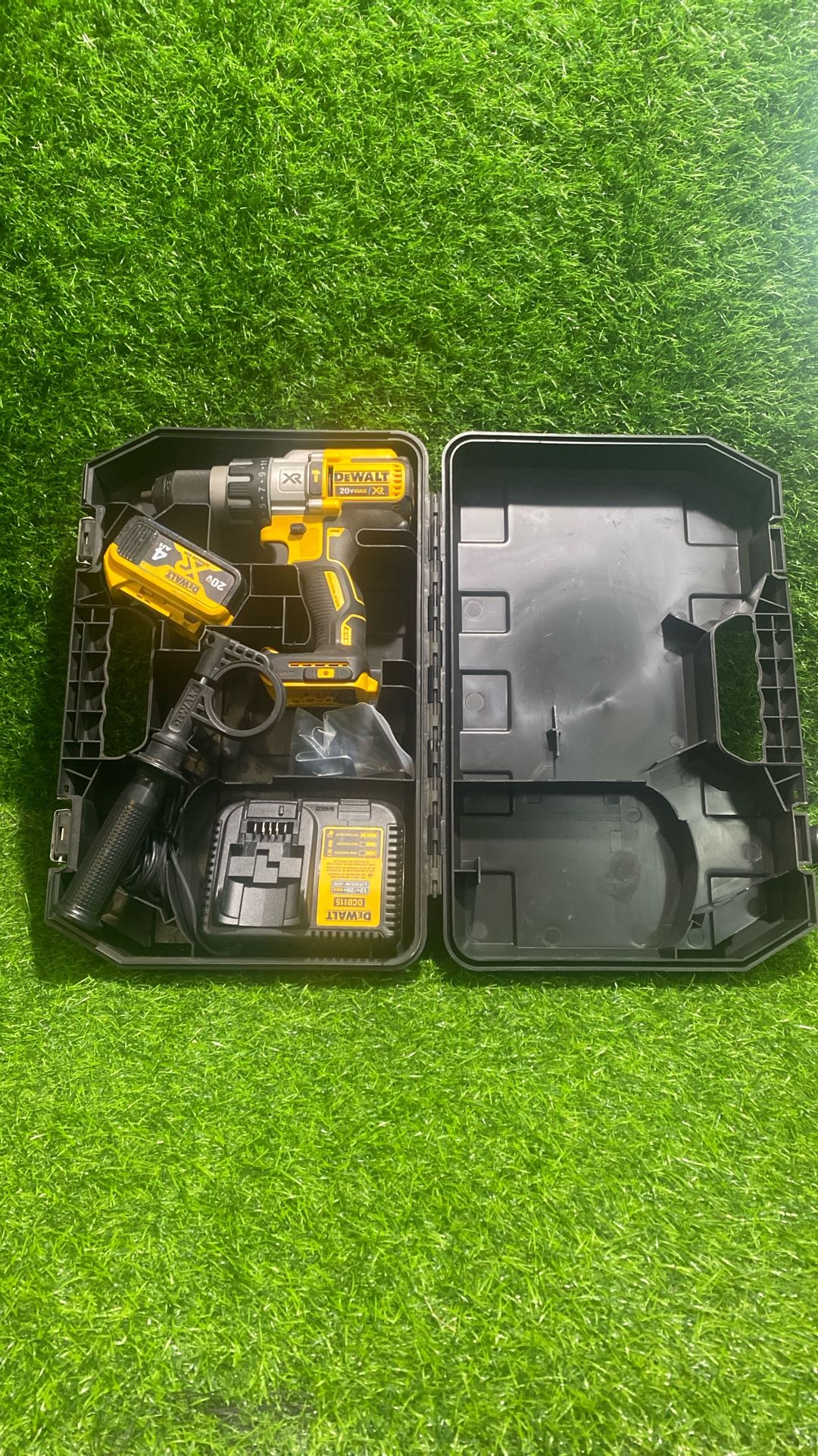 DeWalt DCD996 1/2” Hammerdrill/Drill Driver Combo
