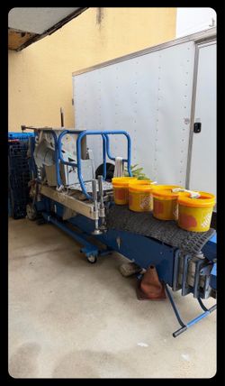 🔥 COMMERCIAL LIFT FOR SALE – GREAT DEAL! 🔥