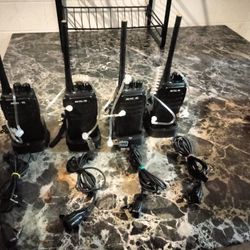 Walkie Talkie 4 Perfect Condition 