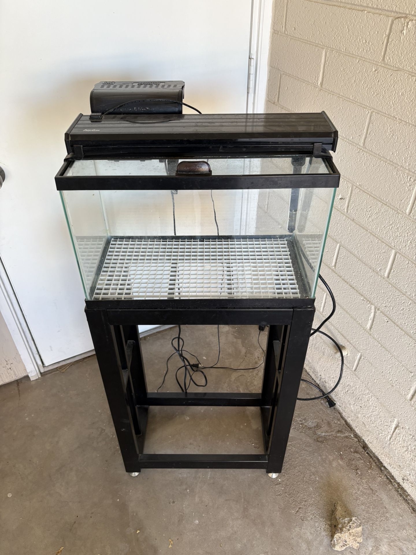 10 Gallon Aquarium with Accessories