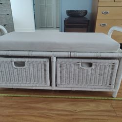 White wicker rattan storage bench/settee