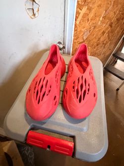 Yeezy foam runner
