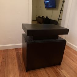 Modern Style Nightstand 