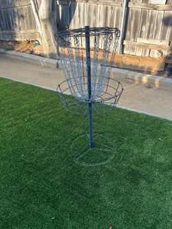 Frisbee Golf basket
