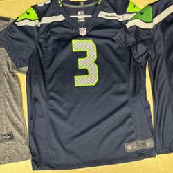 Women’s L/XL Seahawks Jerseys