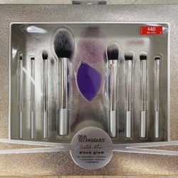 Makeup brushes