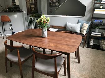 Dining Room Set (Table, 4 Chairs)