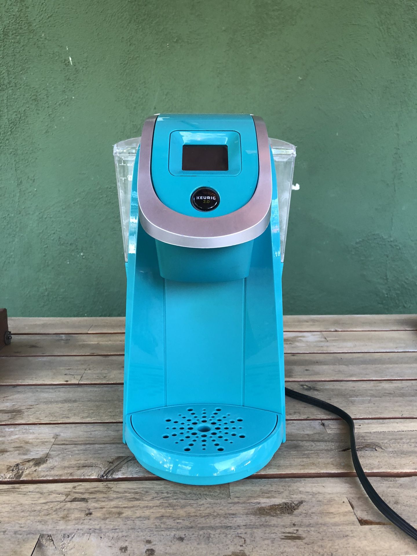 Keurig 2.0 K200 coffee maker brewer turquoise for Sale in Los Angeles, CA OfferUp