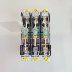 Eaton bussmann fuse block
