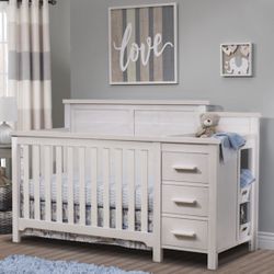 Barely Used Sorelle Farmhouse Crib & Changer Bundle – EVERYTHING INCLUDED