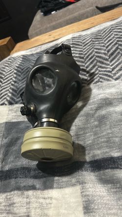 Throw price !!Military Gas Mask with Filter Canister