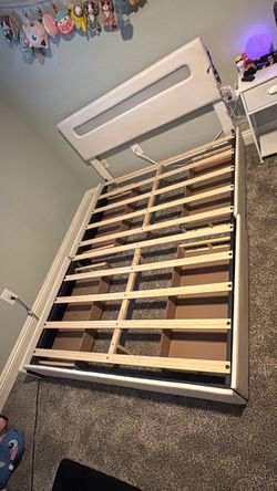 White Platform Bed Frame with Drawers Queen/Full LED Headboard
