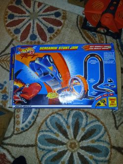 HOTWHEELS RACE SET "PLEASE READ "