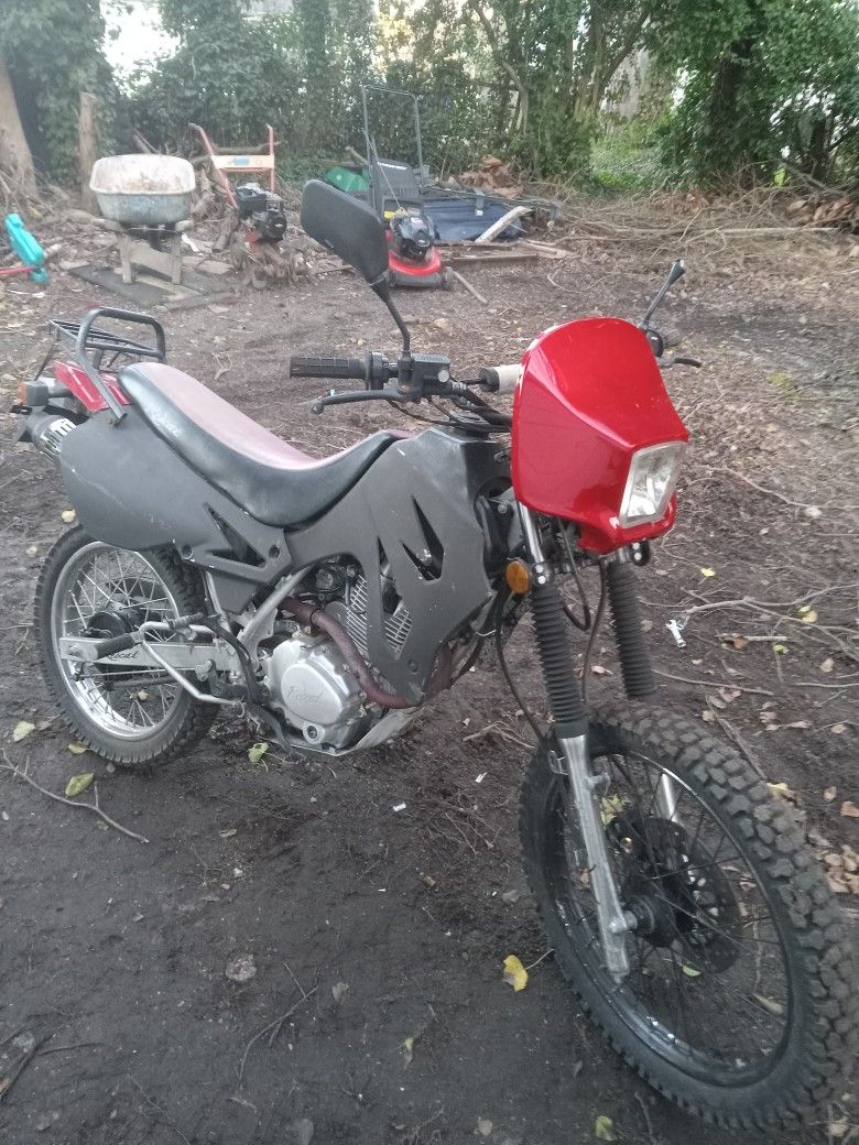 250cc Dirt Bike 