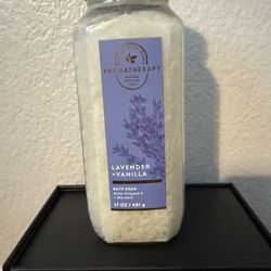 Bath & body Works lavender vanilla body soak