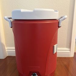 Rubbermaid Beverage Cooler