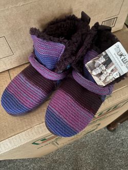 Original Muk lux slippers size Med.