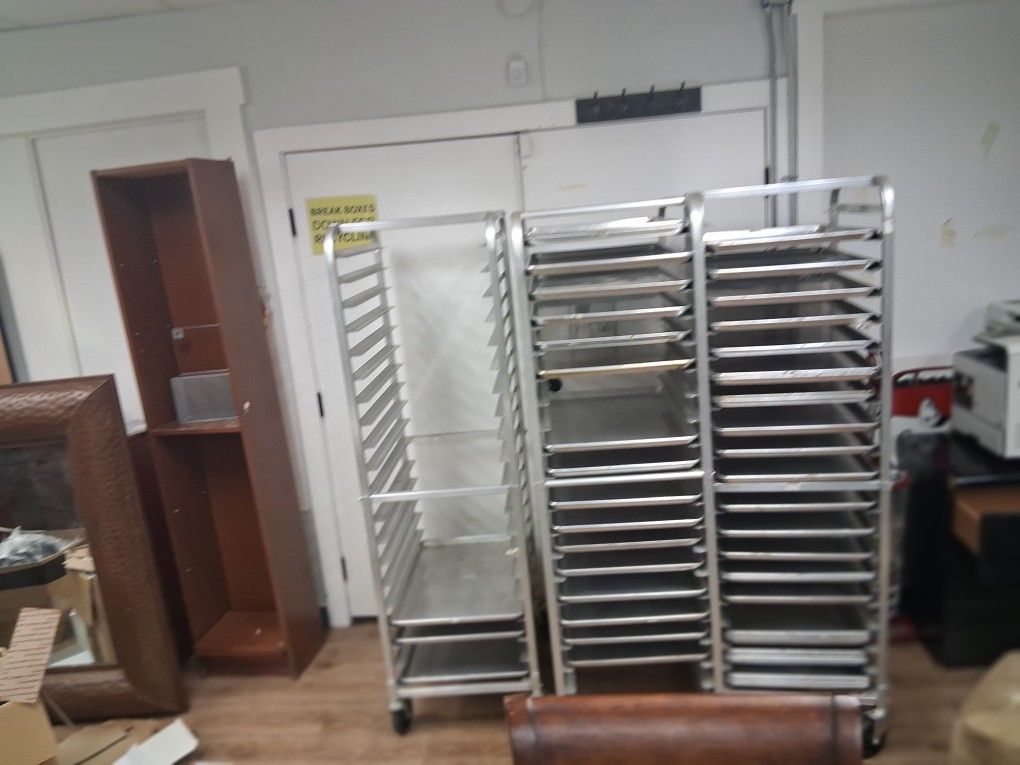 Bakers Trays & Rolling Racks