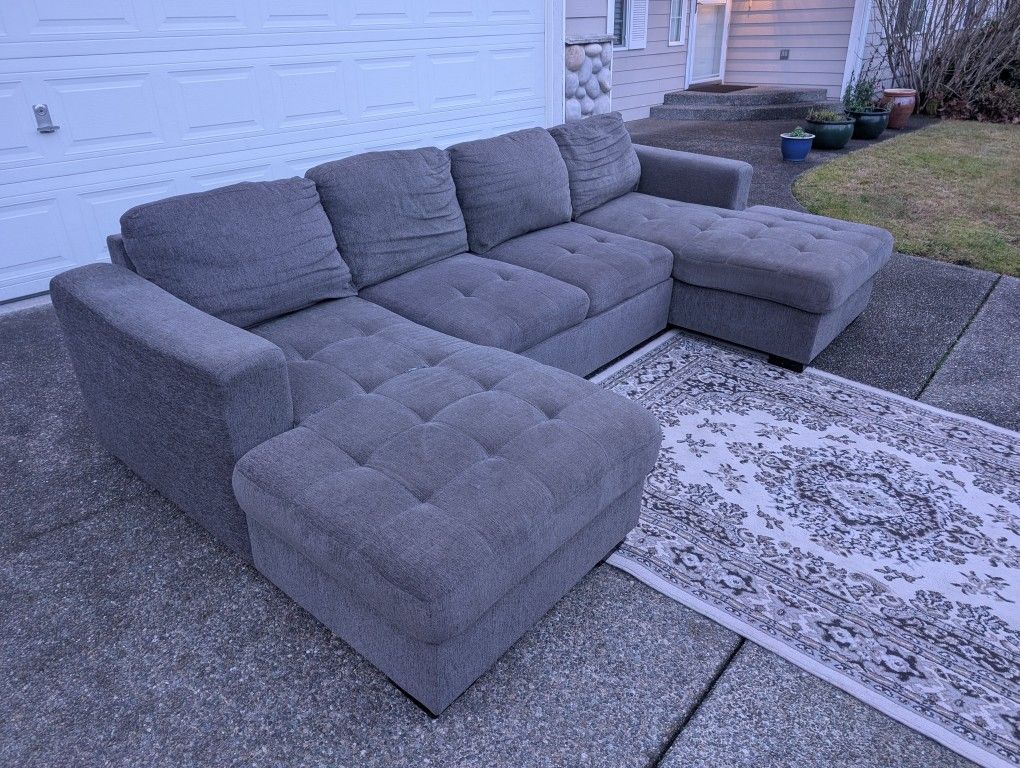 U Shape Sectional With Pull Out Delivery Available π