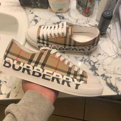 Burberry Shoes 