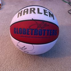 🏀 Harlem Globetrotters Autographed Basketball – Rare Collectible!